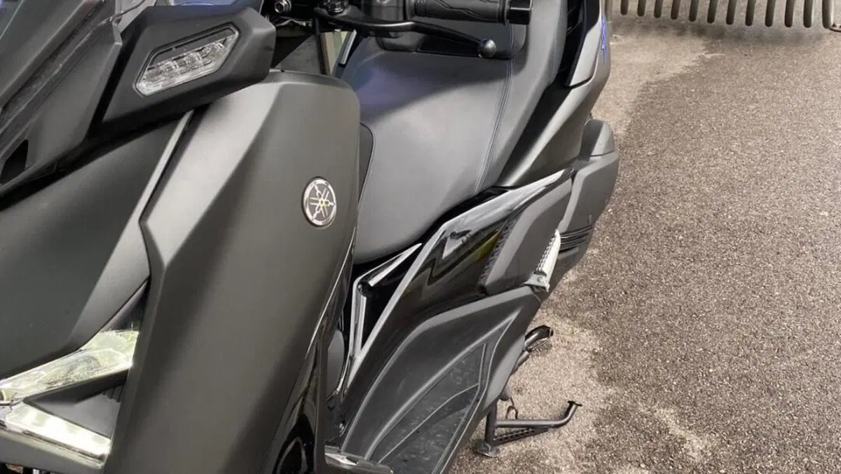 Yamaha X-Max 300 (2025 - 26)  (3)