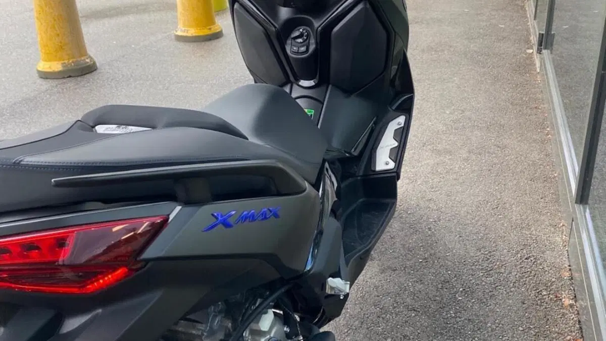 Yamaha X-Max 300 (2025 - 26)  (4)