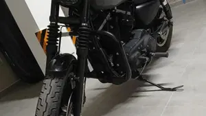 Harley-Davidson 883 Iron (2014 - 16) - XL 883N  (4)