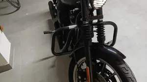 Harley-Davidson 883 Iron (2014 - 16) - XL 883N  (6)