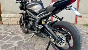Triumph Street Triple RS (2020 - 22)  (2)