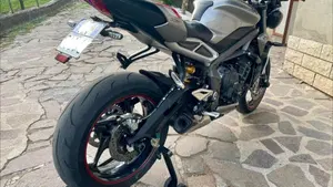 Triumph Street Triple RS (2020 - 22)  (3)