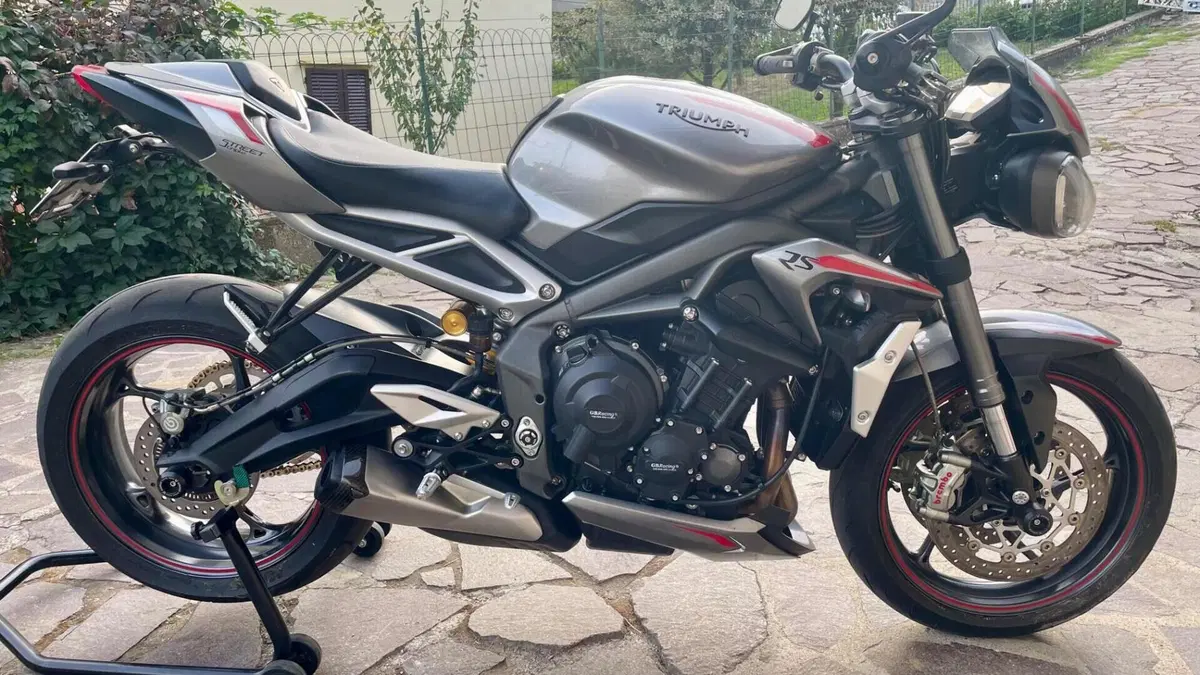 Triumph Street Triple RS (2020 - 22)  (4)