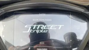 Triumph Street Triple RS (2020 - 22)  (10)