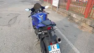 Yamaha YZF R1 (2020 - 25)  (4)