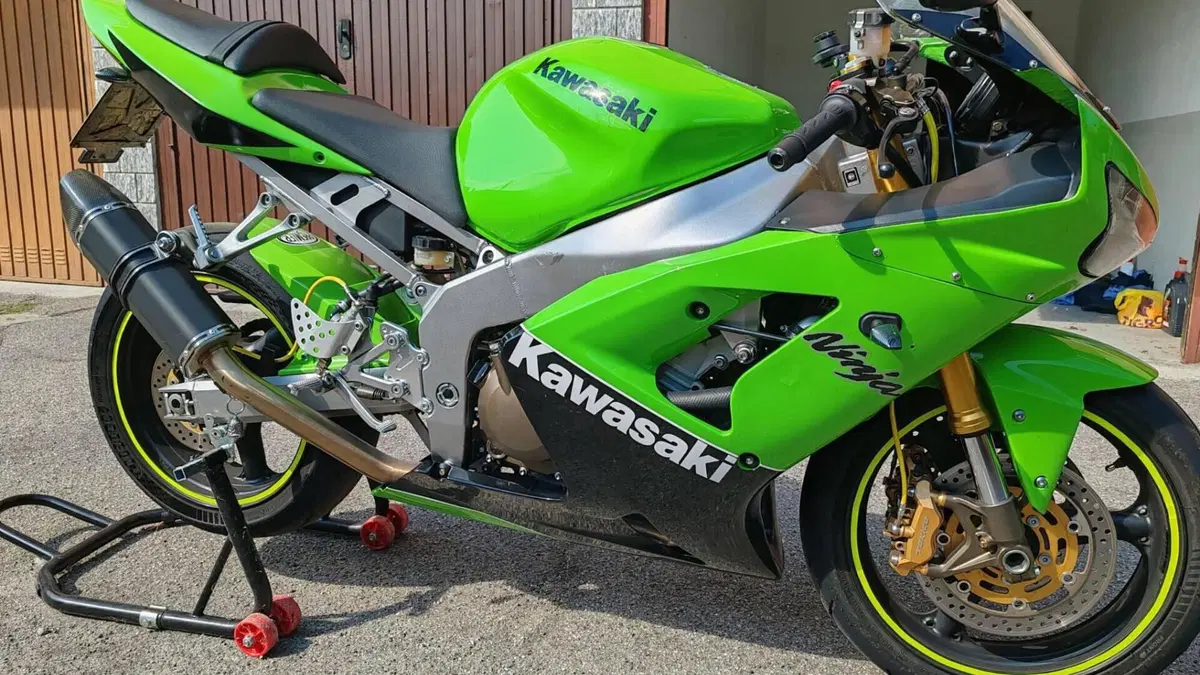 Kawasaki Ninja 636 ZX-6R (2003 - 04)  (3)