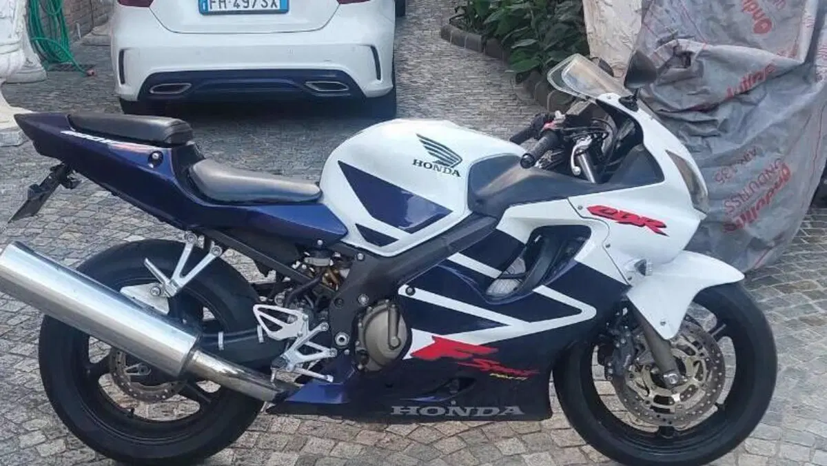 Honda CBR 600 F Sport  (8)