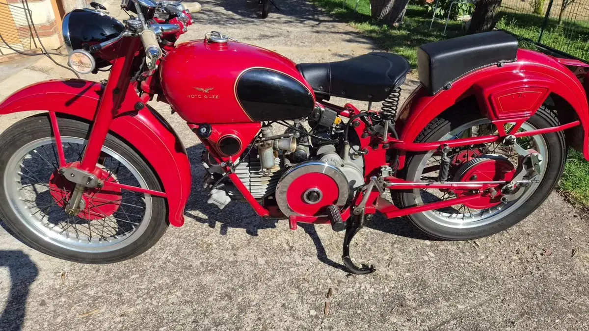 Moto Guzzi   (8)