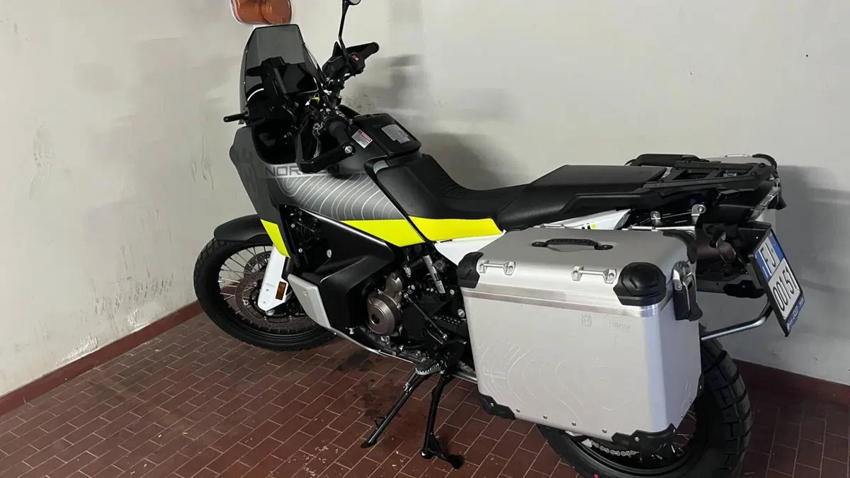 Husqvarna Norden 901 (2022 - 26)  (2)