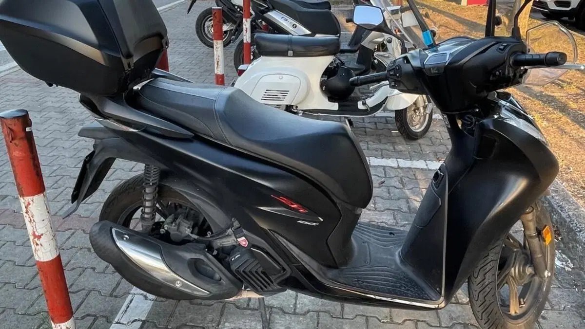 Honda SH 150i Sport (2022 - 23)  (4)