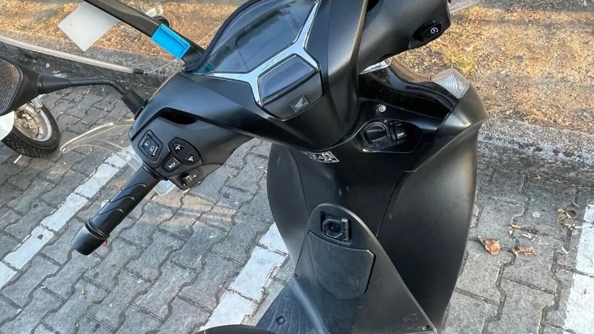 Honda SH 150i Sport (2022 - 23)  (6)