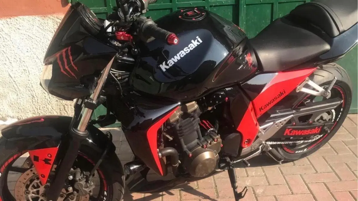 Kawasaki Z 750 (2003 - 06)  (2)