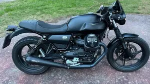 Moto Guzzi V7 Stone (2021 - 24) 