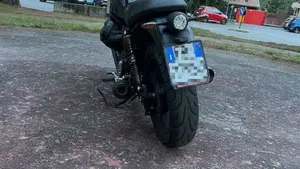 Moto Guzzi V7 Stone (2021 - 24)  (2)
