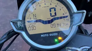Moto Guzzi V7 Stone (2021 - 24)  (5)