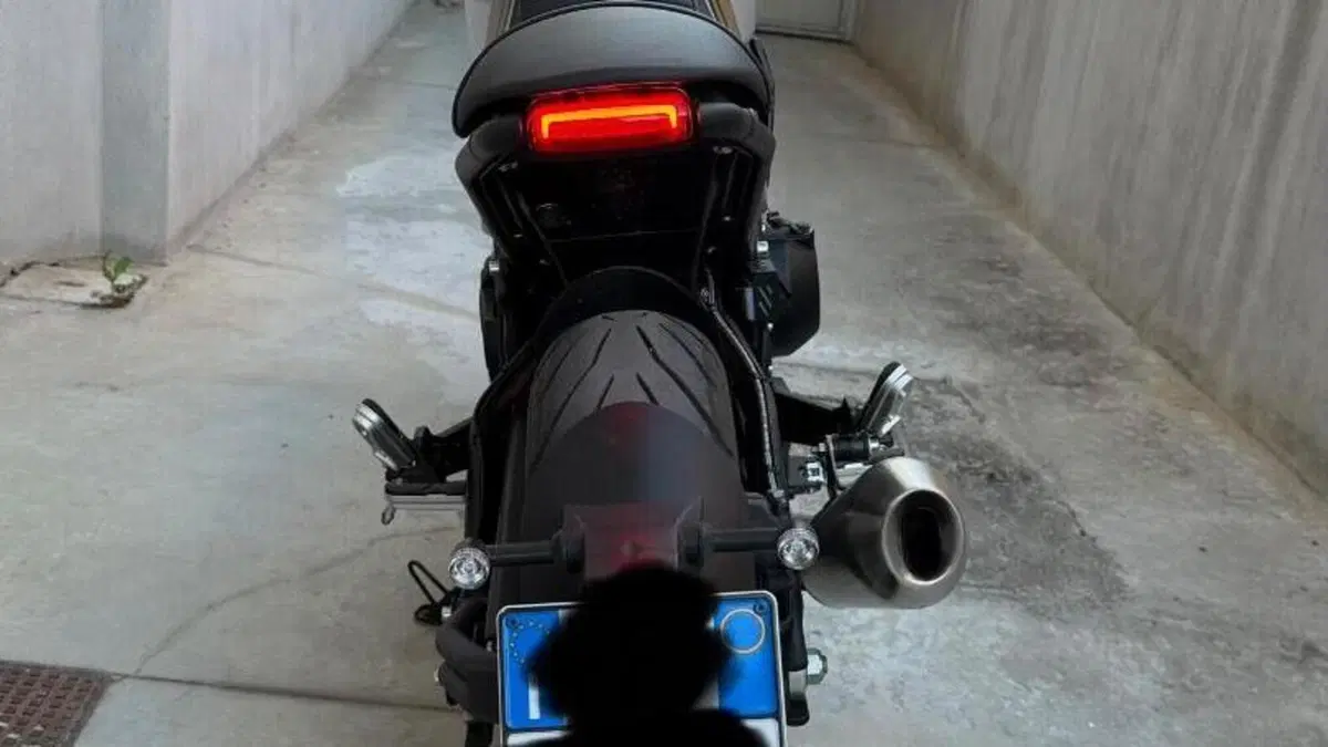 Brixton Motorcycles Crossfire 500 (2021 - 25)  (2)