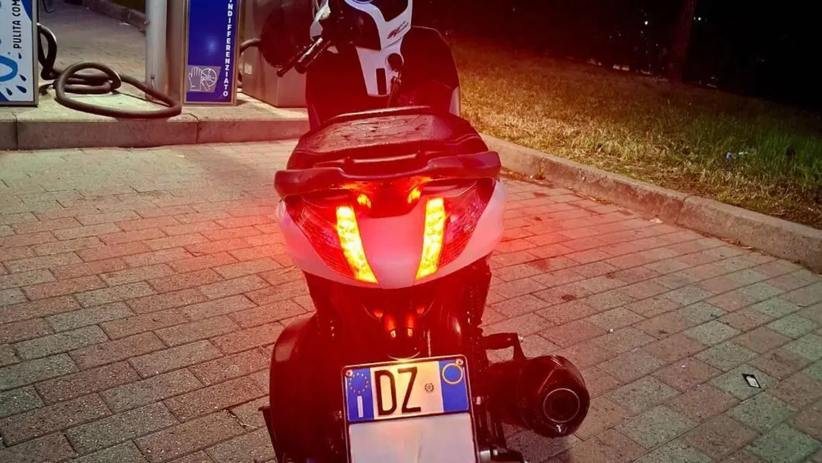 Piaggio Beverly 350 SportTouring ie (2011 - 15)  (5)