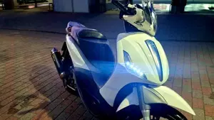 Piaggio Beverly 350 SportTouring ie (2011 - 15) 