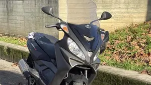 Malaguti Madison 125 4T  (2)