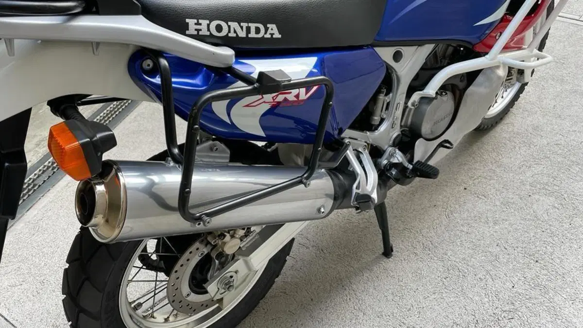 Honda Africa Twin XRV 750 (1996 - 02)  (5)