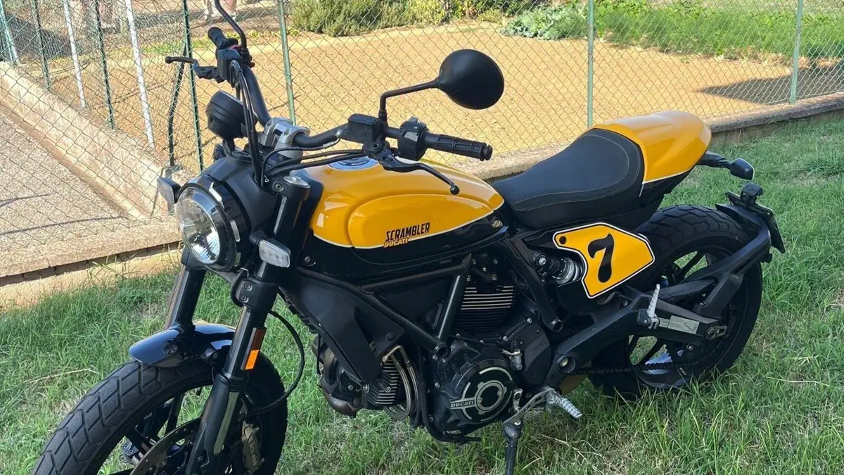 Ducati Scrambler 800 Full Throttle (2017 - 21)  (2)
