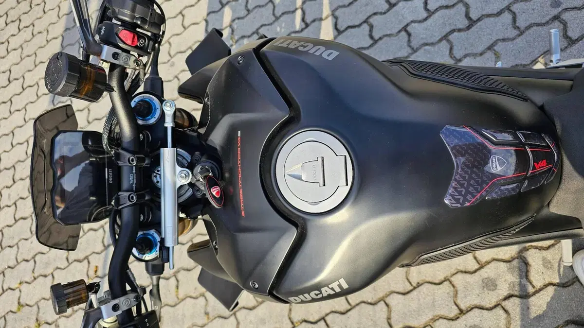 Ducati Streetfighter V4 1100 S (2021 - 22)  (5)