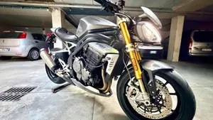Triumph Speed Triple 1200 RS (2021 - 24)  (2)