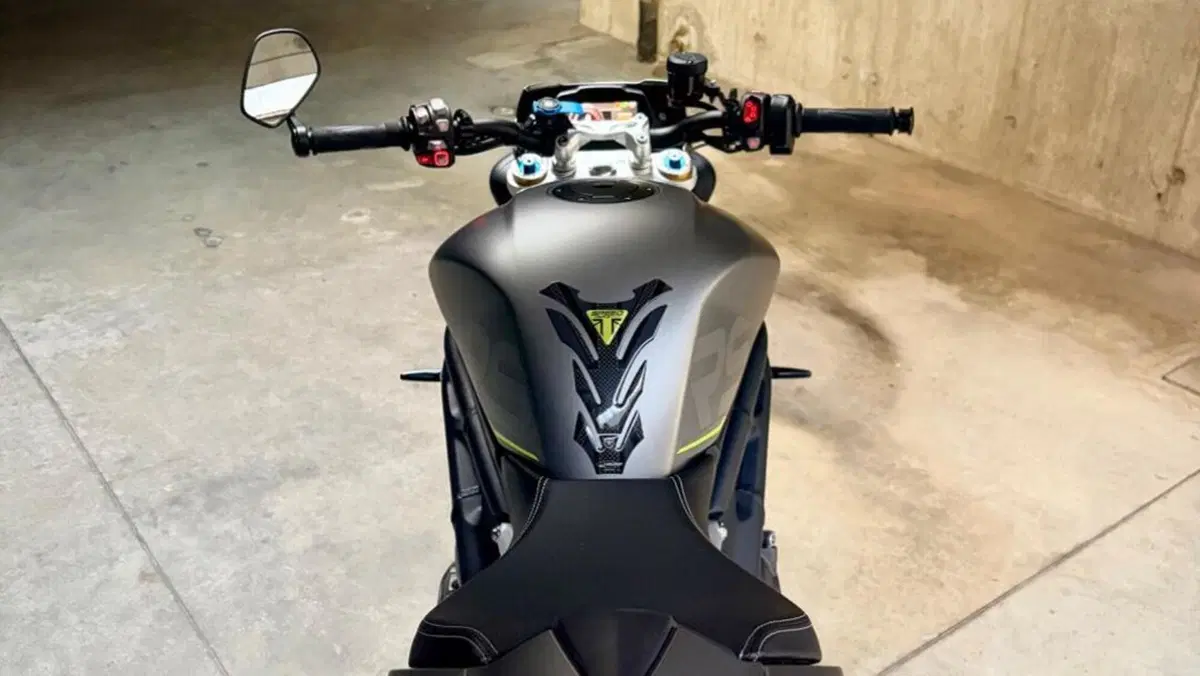 Triumph Speed Triple 1200 RS (2021 - 24)  (3)