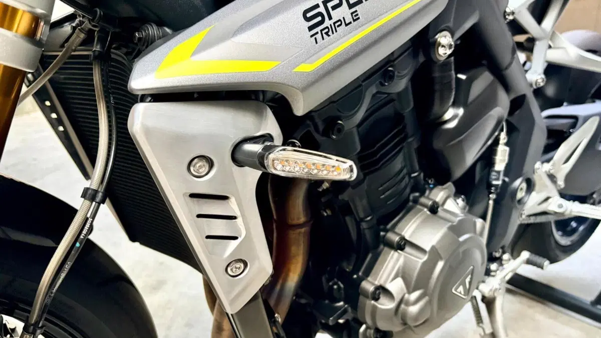 Triumph Speed Triple 1200 RS (2021 - 24)  (5)
