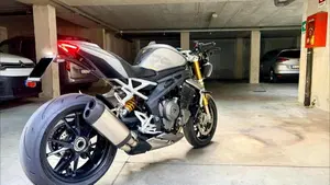 Triumph Speed Triple 1200 RS (2021 - 24)  (8)
