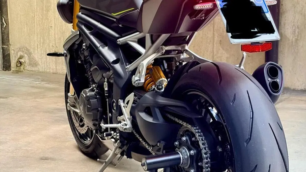 Triumph Speed Triple 1200 RS (2021 - 24)  (9)