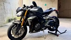 Triumph Speed Triple 1200 RS (2021 - 24)  (11)