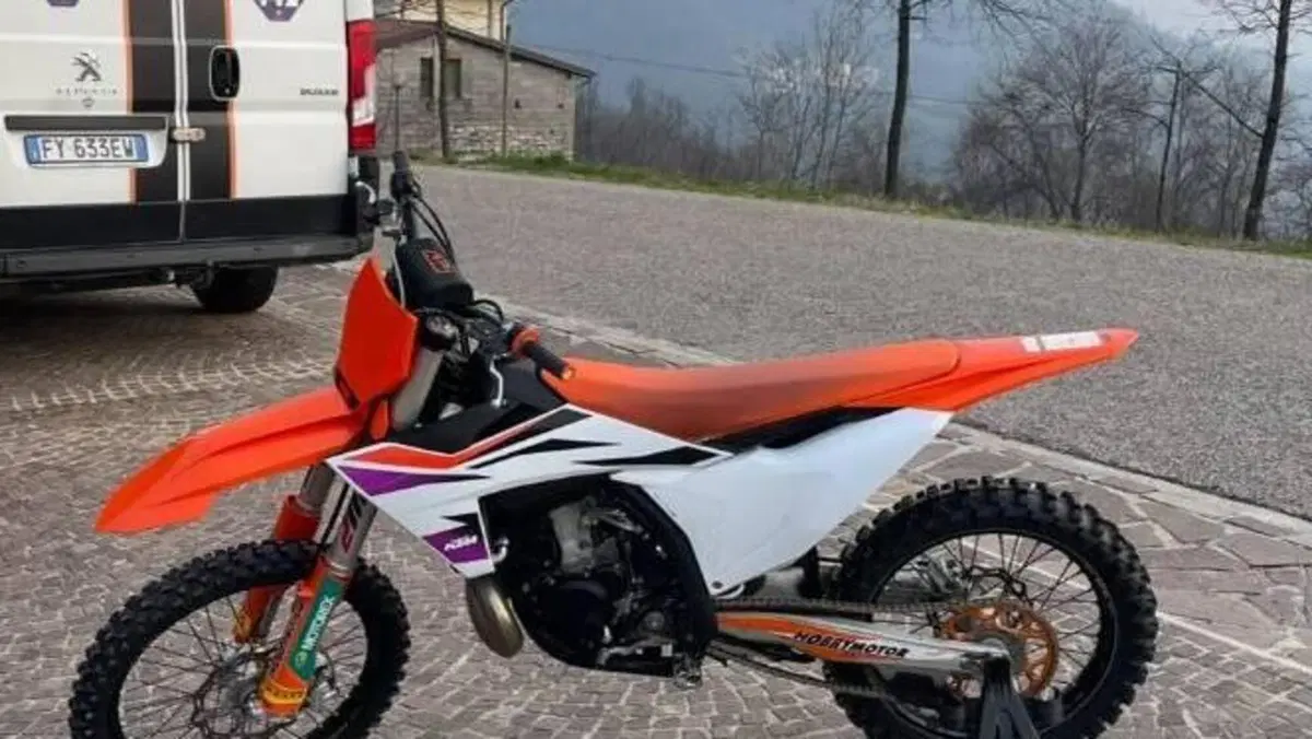 KTM 250 SX (2024)  (3)
