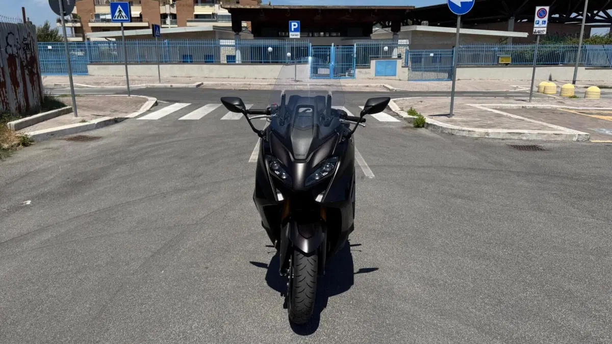 Yamaha T-Max 560 (2022 - 24)  (3)