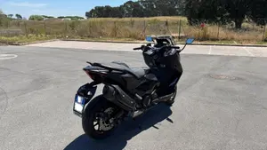 Yamaha T-Max 560 (2022 - 24)  (6)