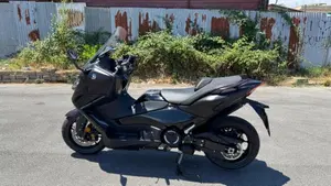 Yamaha T-Max 560 (2022 - 24)  (8)