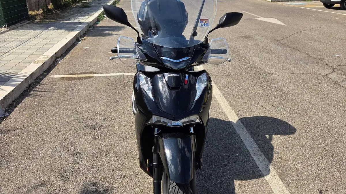 Honda SH 150i (2024 - 25)  (3)