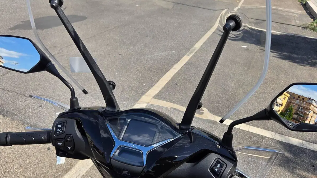 Honda SH 150i (2024 - 25)  (7)
