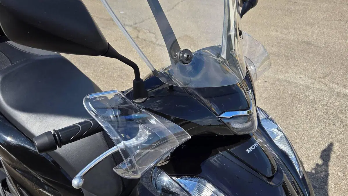 Honda SH 150i (2024 - 25)  (8)