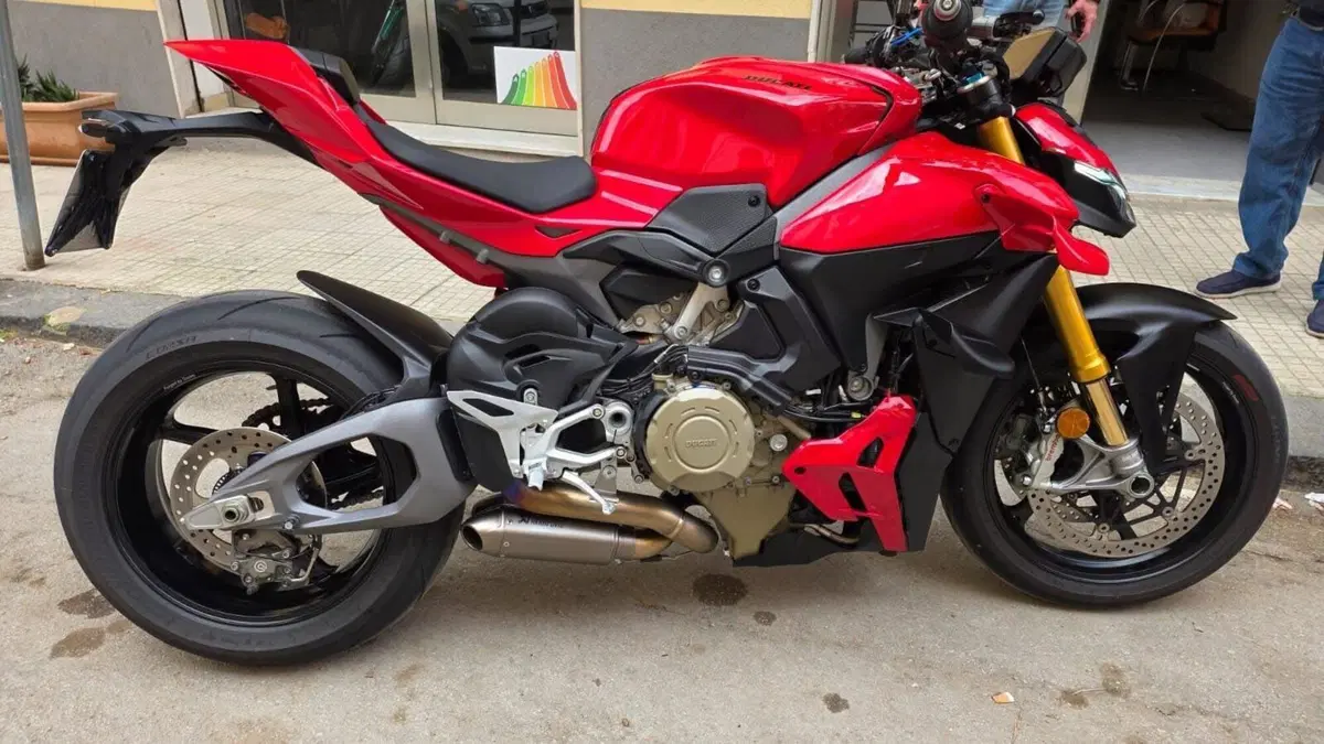 Ducati Streetfighter V4 S (2025 - 26)  (2)