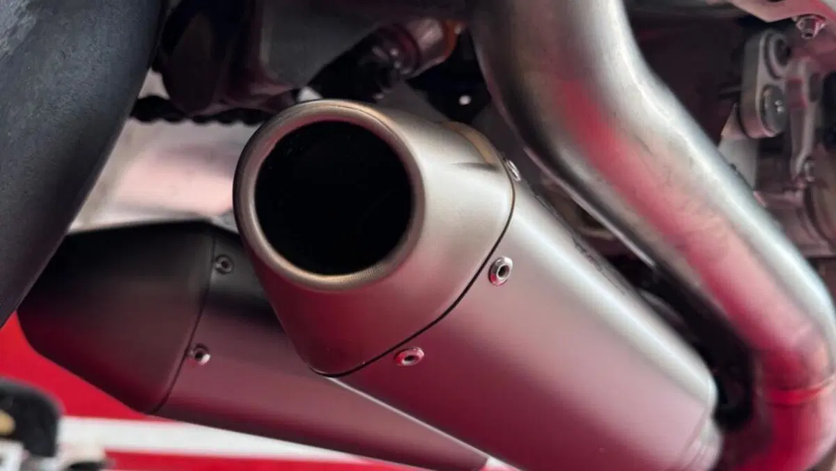 Ducati Streetfighter V4 S (2025 - 26)  (4)