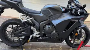 Honda CBR 600 RR (2024 - 26)  (4)