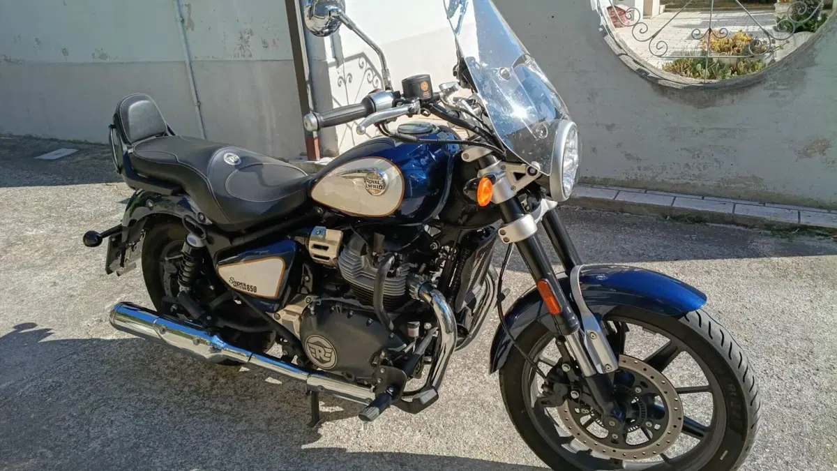 Royal Enfield Super Meteor 650 (2023 - 26)  (3)