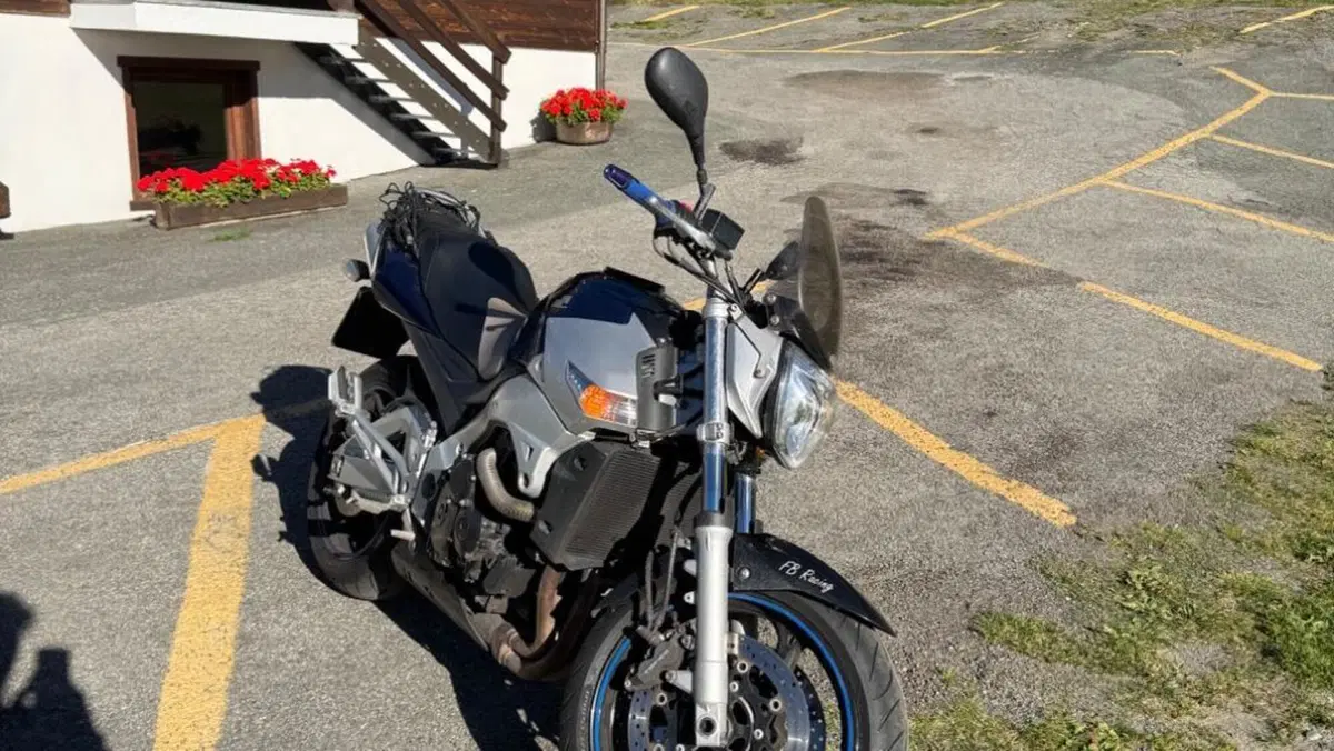 Suzuki GSR 600 (2006 - 11)  (4)