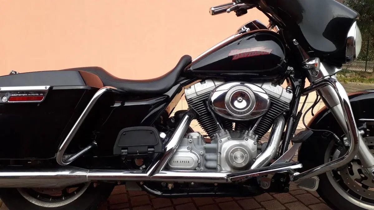 Harley-Davidson 1584 Electra Glide Standard (2007) - FLHT 