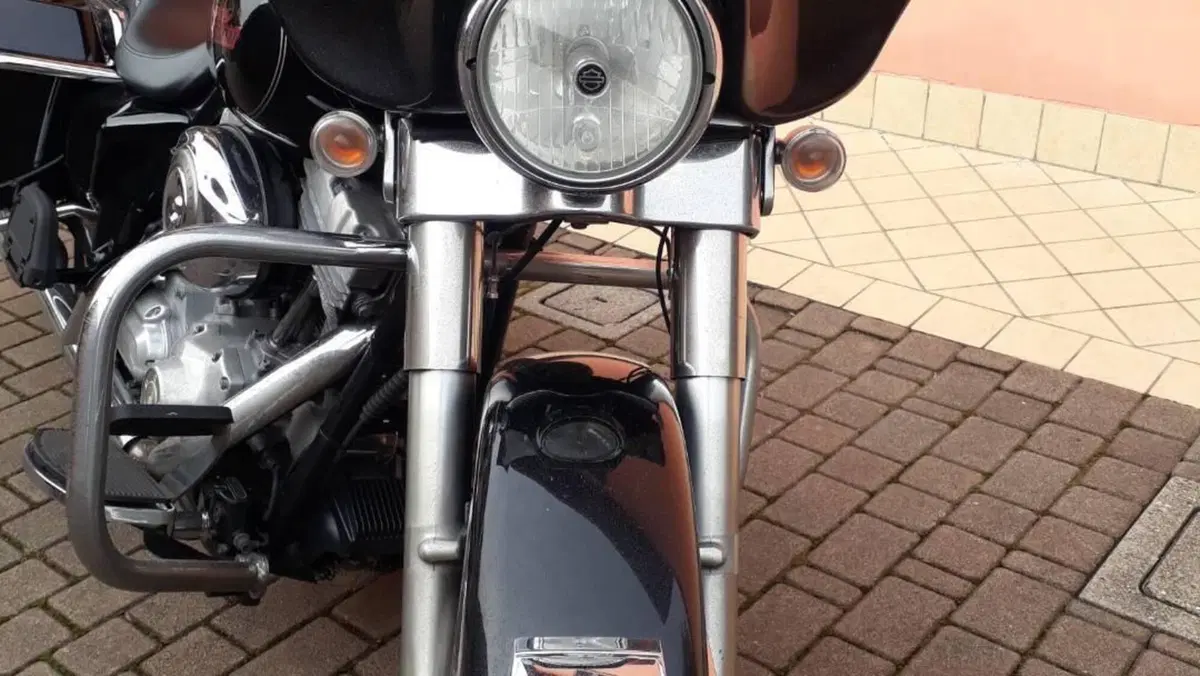 Harley-Davidson 1584 Electra Glide Standard (2007) - FLHT  (2)