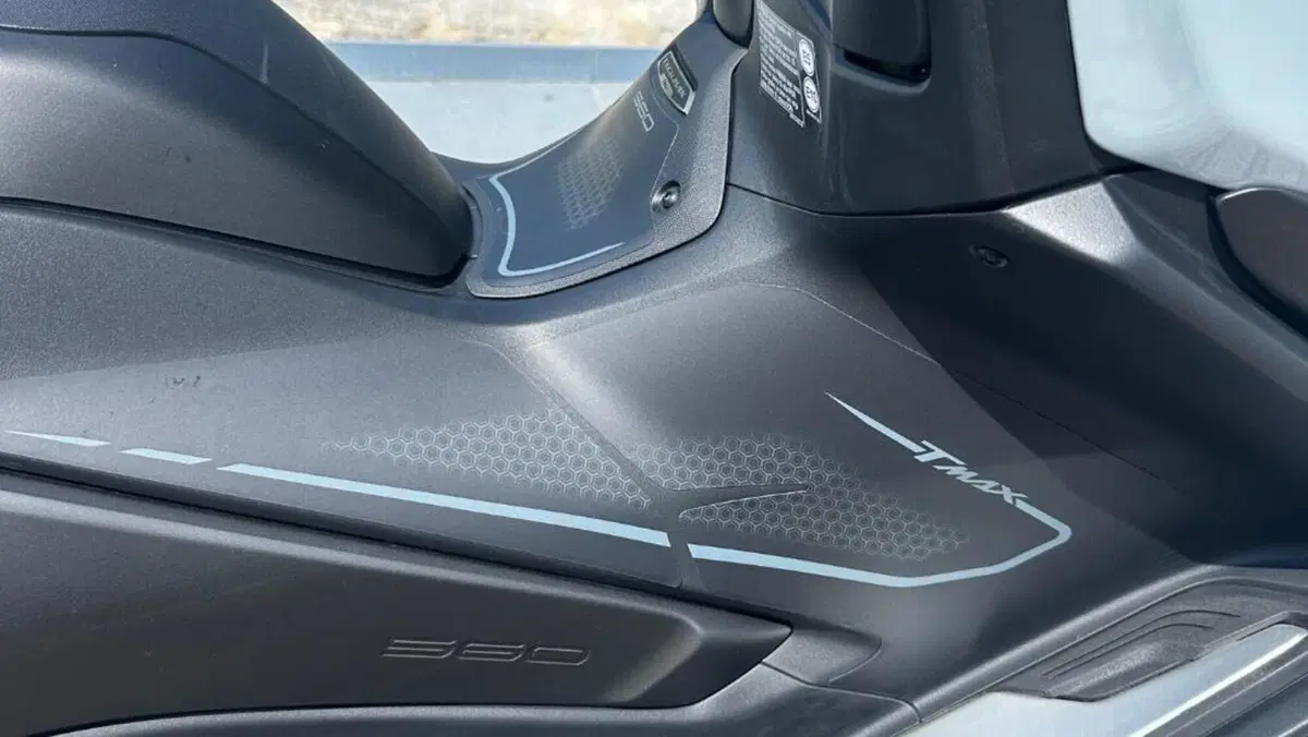 Yamaha T-Max 560 Tech Max (2025 - 26)  (8)
