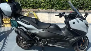 Yamaha T-Max 560 Tech Max (2025 - 26)  (10)