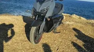Yamaha X-Max 300 Tech Max (2021 - 24)  (2)