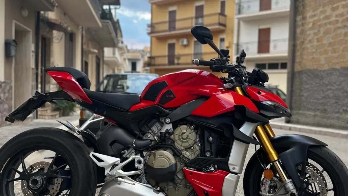 Ducati Streetfighter V4 1100 S (2021 - 22)  (2)